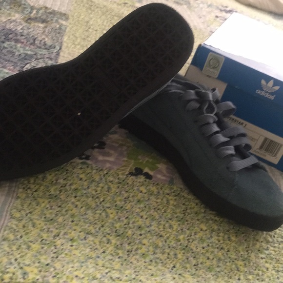 Puma Shoes - Picture 3 of 4